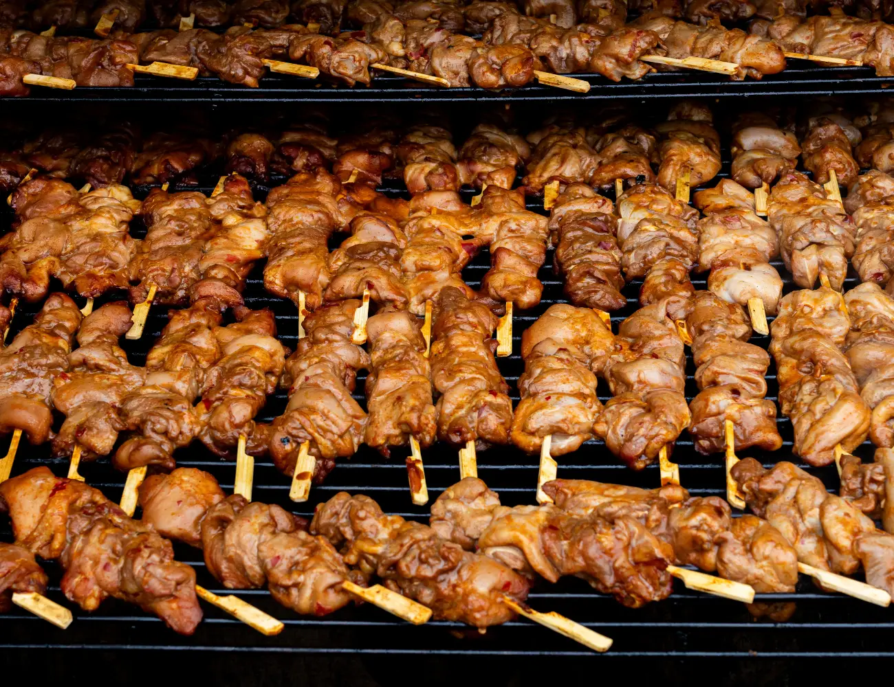 Kippen spiesjes op de smoker van Smoke 'N Roast